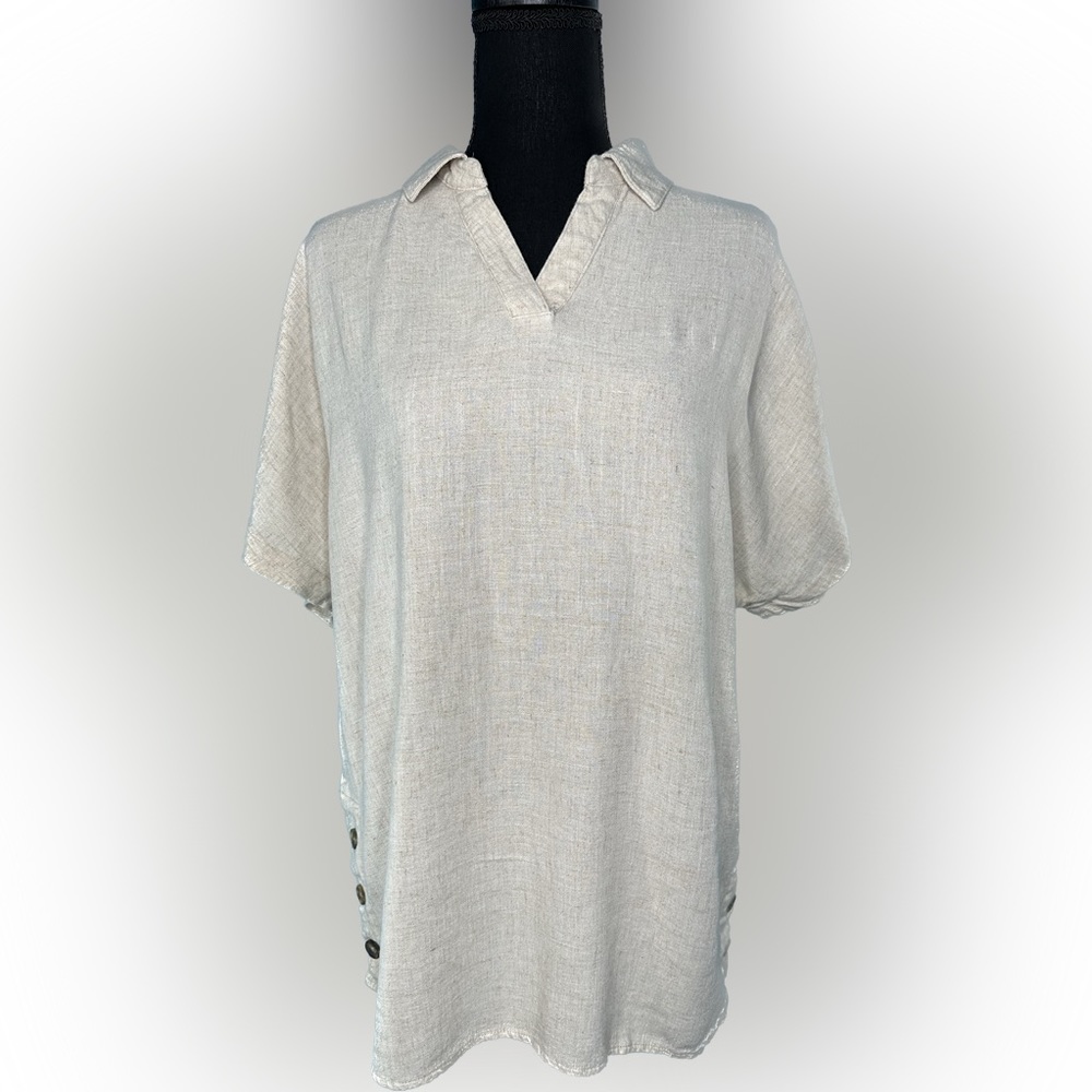 Chicos Women's popover top Short sleeve Beige Sz 2/L side buttons